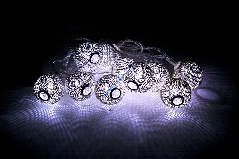 Lampki LED 10 Metalowych Kulek na baterie, białe zimne, wewnętrzne art. nr: 11/14/BAT