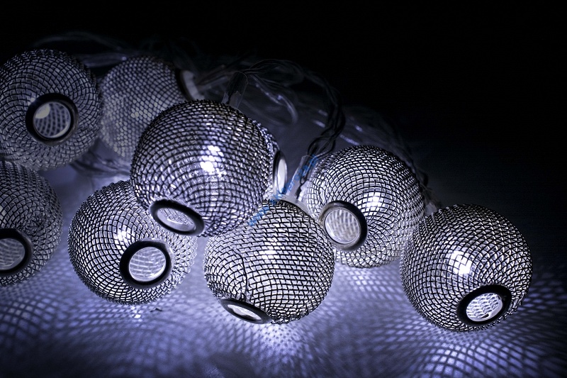 Lampki LED 10 Metalowych Kulek na baterie, białe zimne, wewnętrzne art. nr: 11/14/BAT
