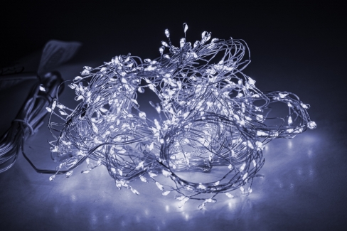 Kurtyna LED 400 pkt. 135x190cm z programatorem, na druciku, zewnętrzna, biały zimny 77/19/NIK/CW